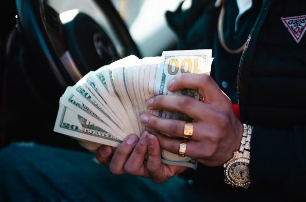 Inside the Bitcoin Game Whales: Who Really Bets Millions in Crypto