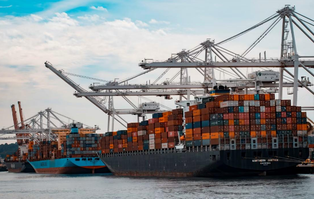 Air vs Sea Freight Forwarding: Options for Melbourne Businesses